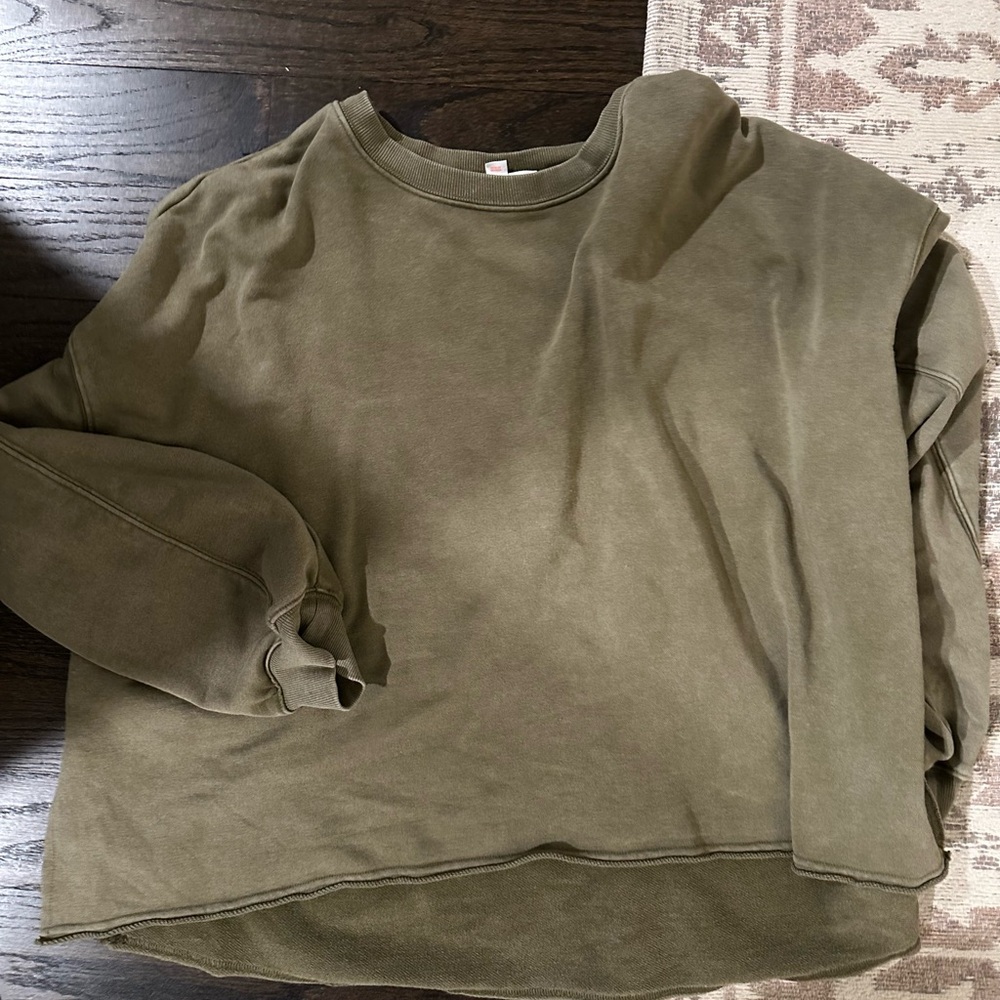 Colsie olive green size L sweatshirt